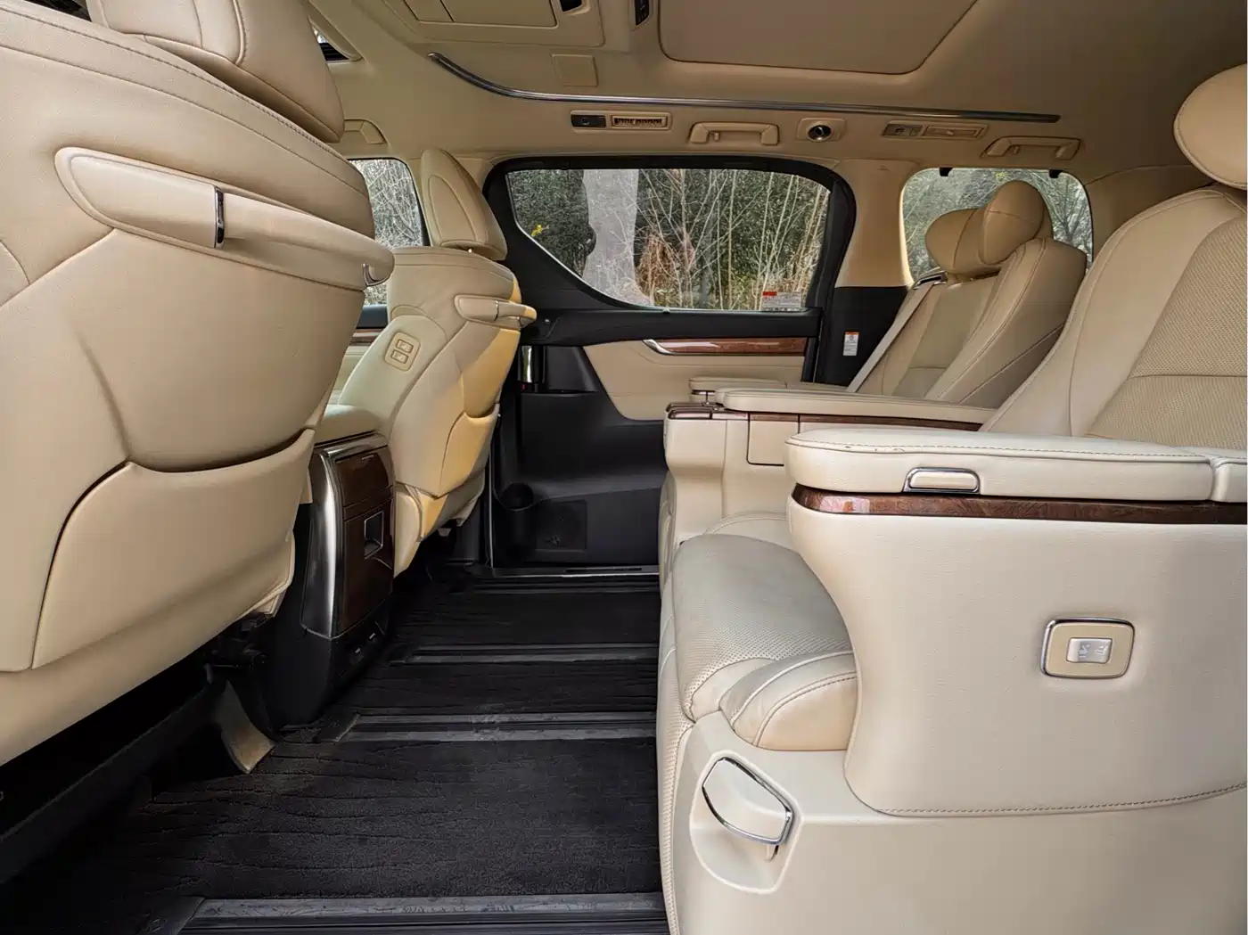 Toyota Alphard 2015 3.5L Premium Edition фото 10