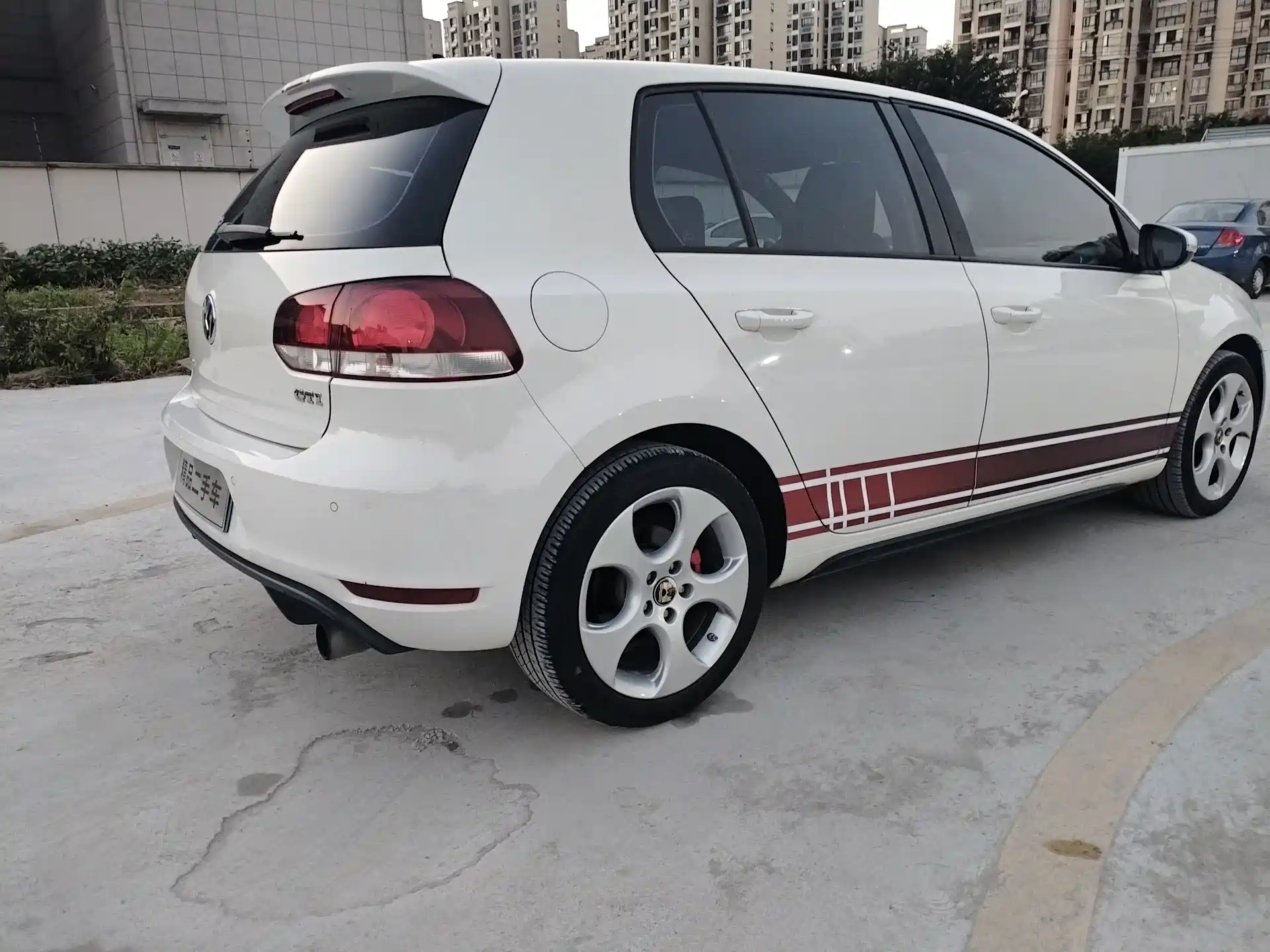 صورة 14 - Volkswagen Golf GTI