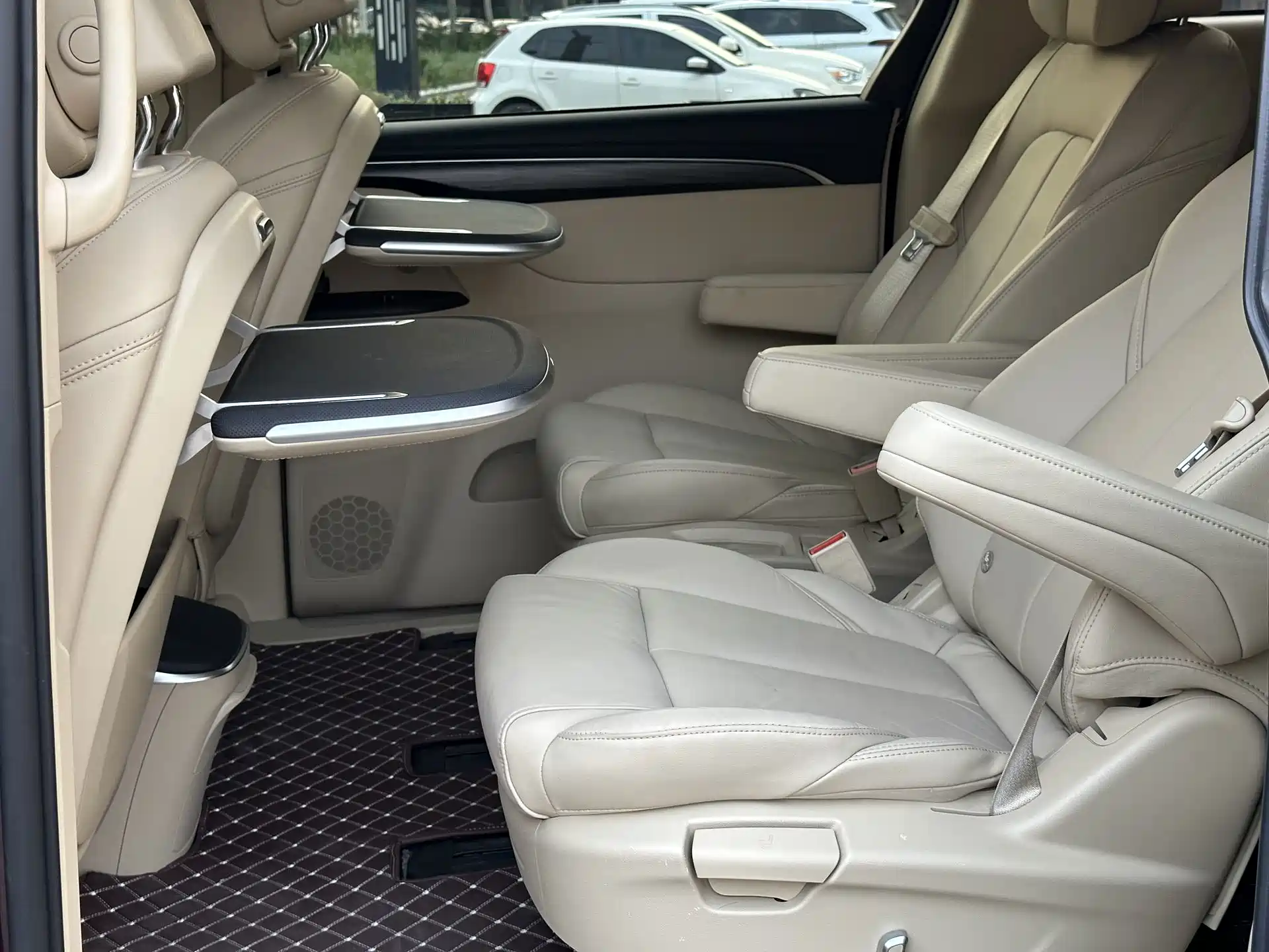 Фото 4 - Buick GL8
