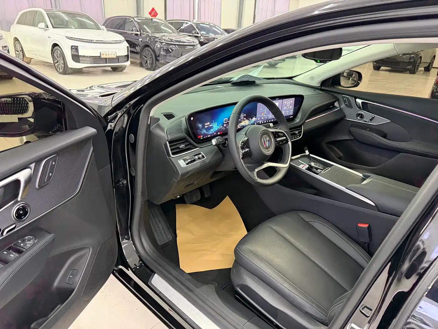 Buick LaCrosse 2026 Model 28T Platinum Edition фото 4