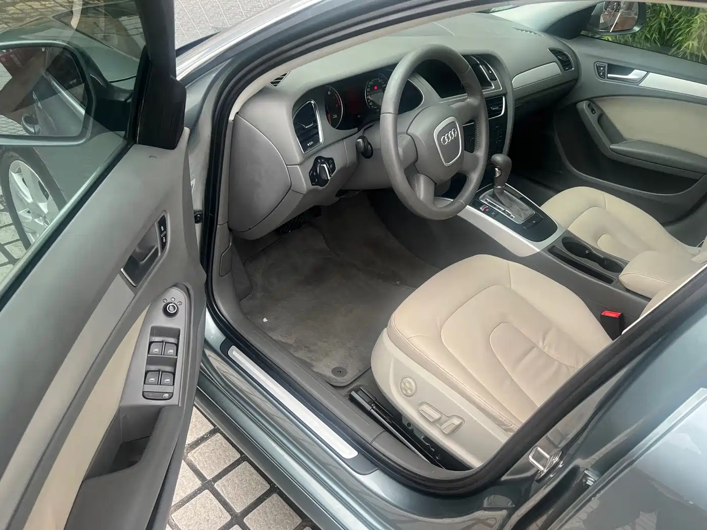 Audi A4L 2010 2010 2.0 TFSI Standard