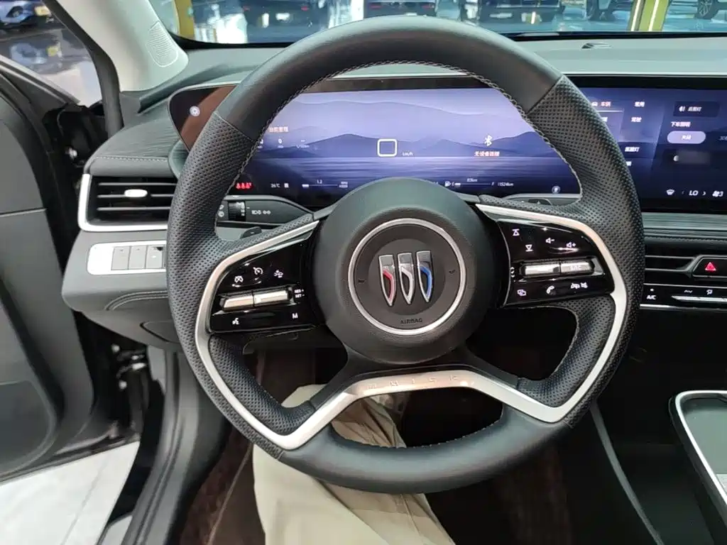 Buick LaCrosse 2025 2025 Model 28T Platinum Edition