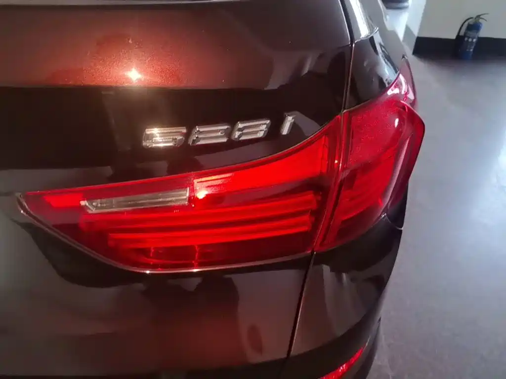 BMW 5 Series GT 2016 2015 528i Leading