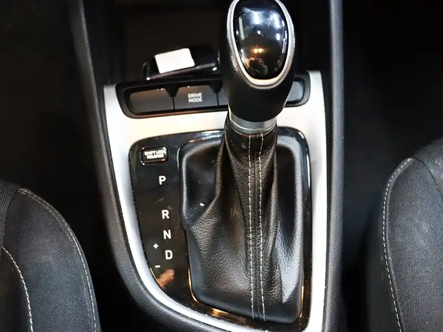 Hyundai Elantra 2018 1.6L Auto Joy GL (China V) фото 16