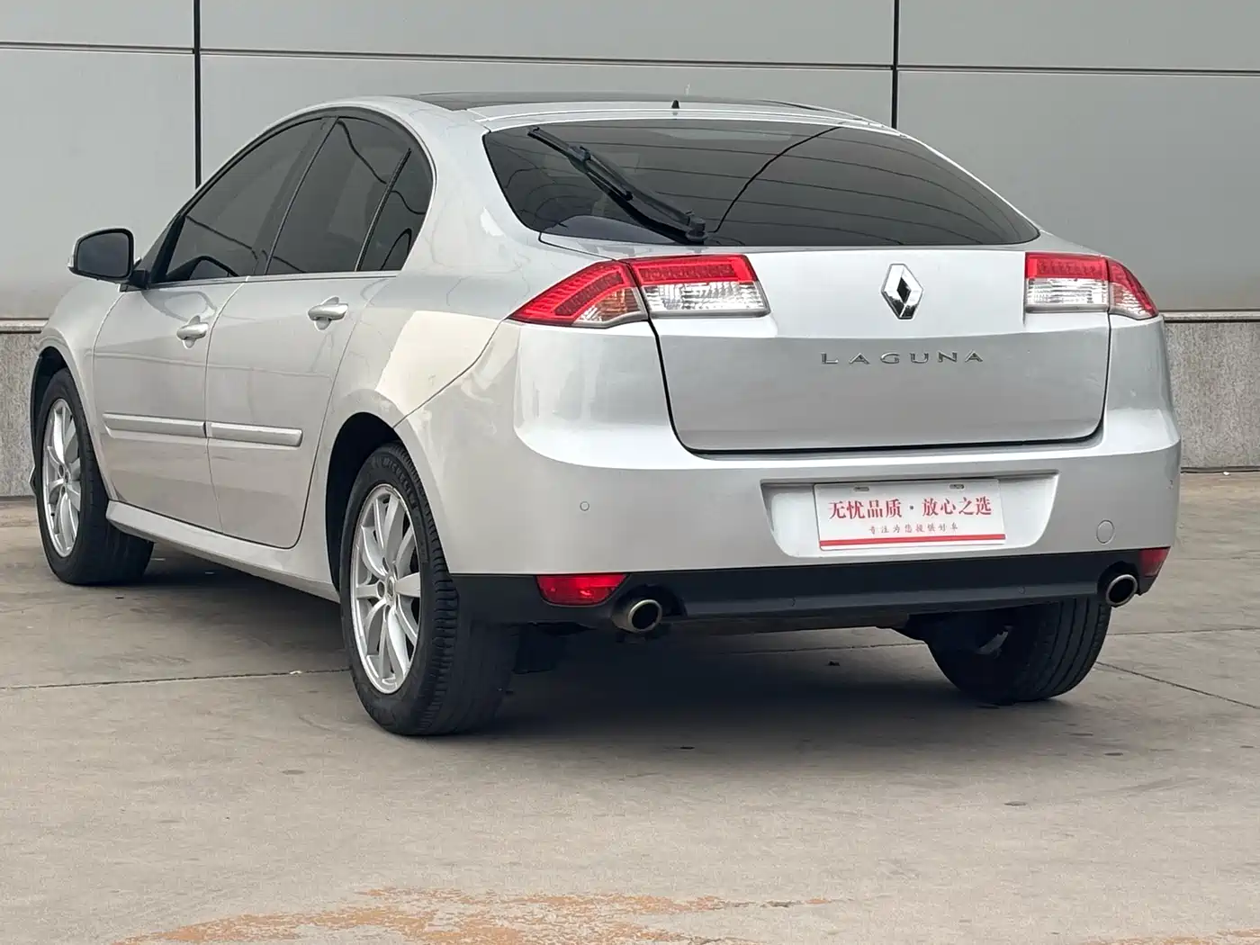 Renault Laguna 2009 2.0T фото 4