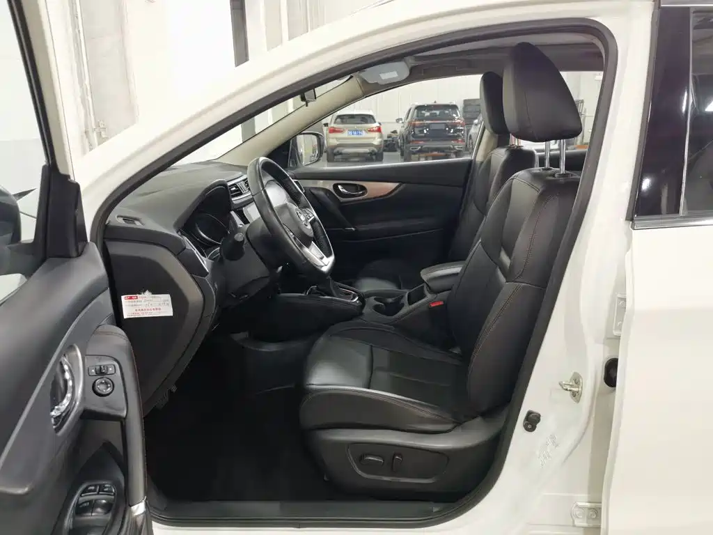 Фото 10 - Nissan Qashqai