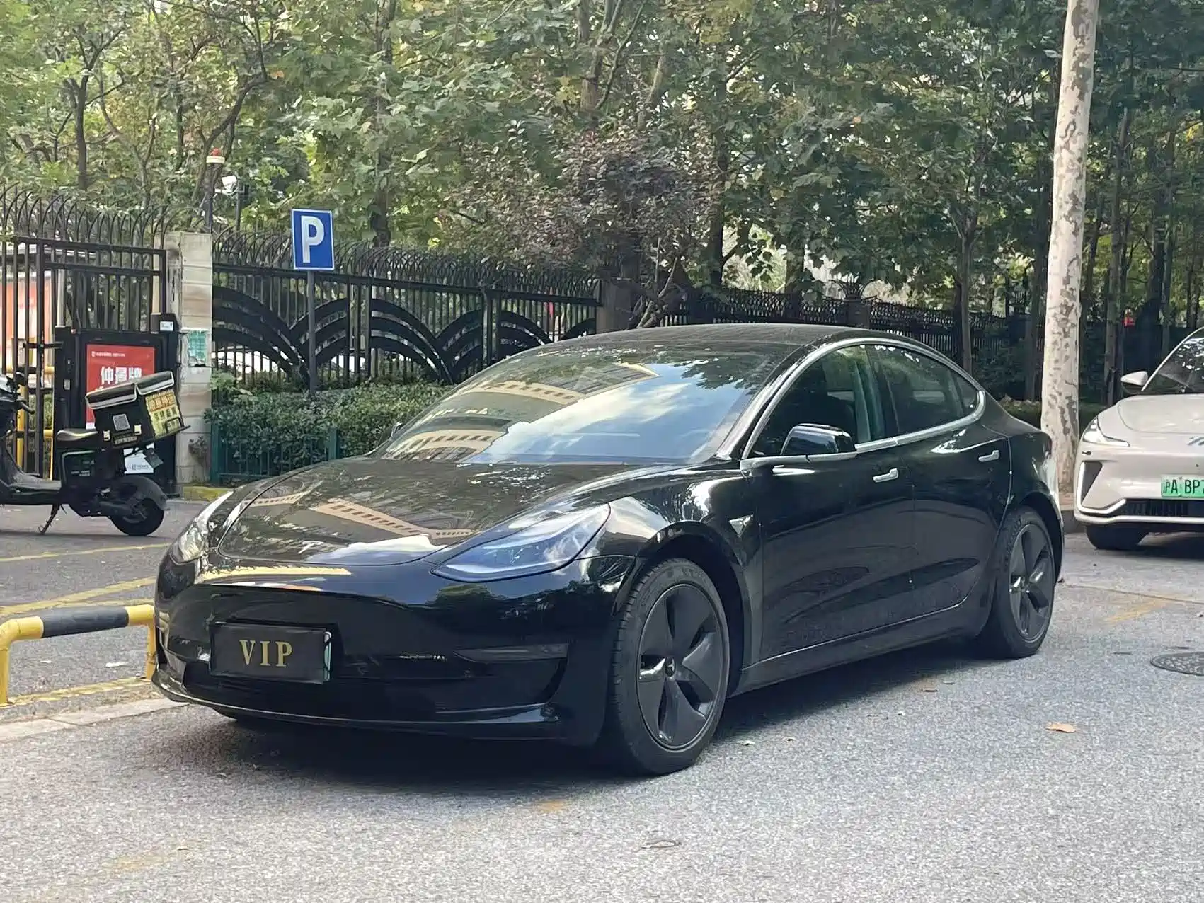 Фото 1 - Tesla Model 3