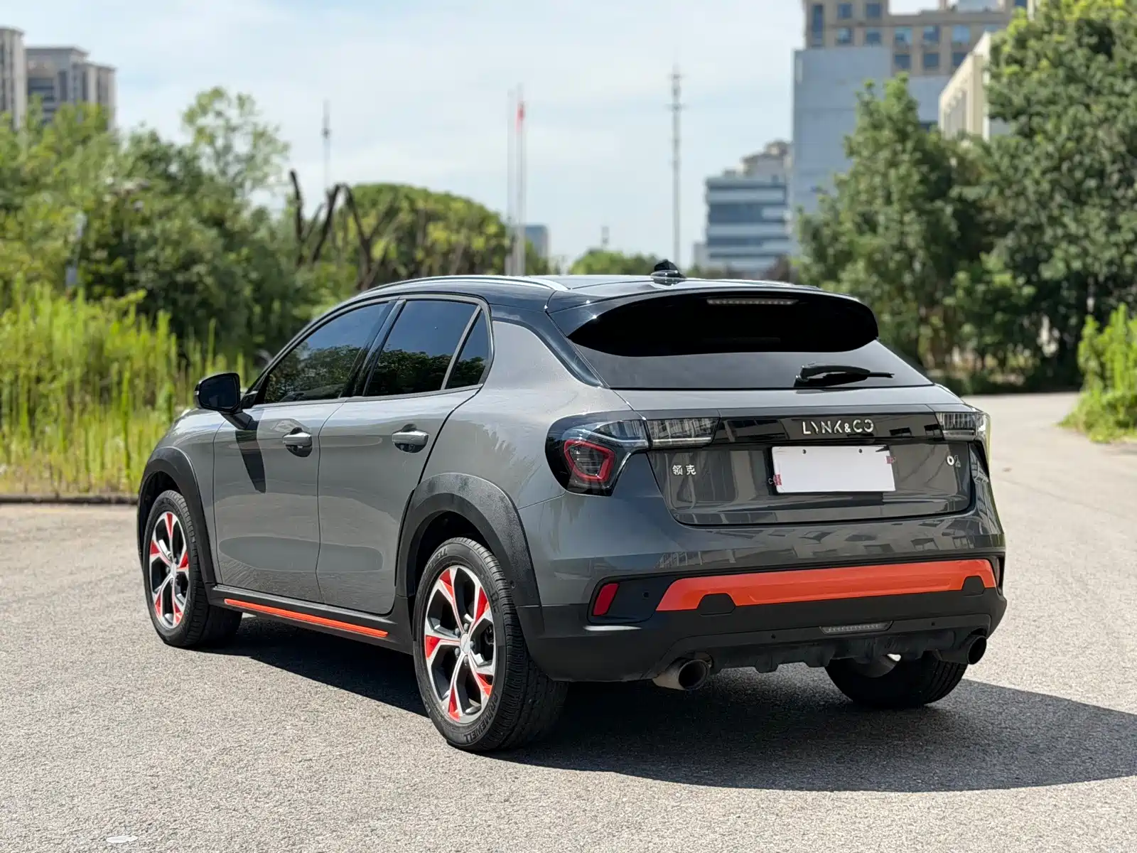 Photo 6 - Lynk & Co 02