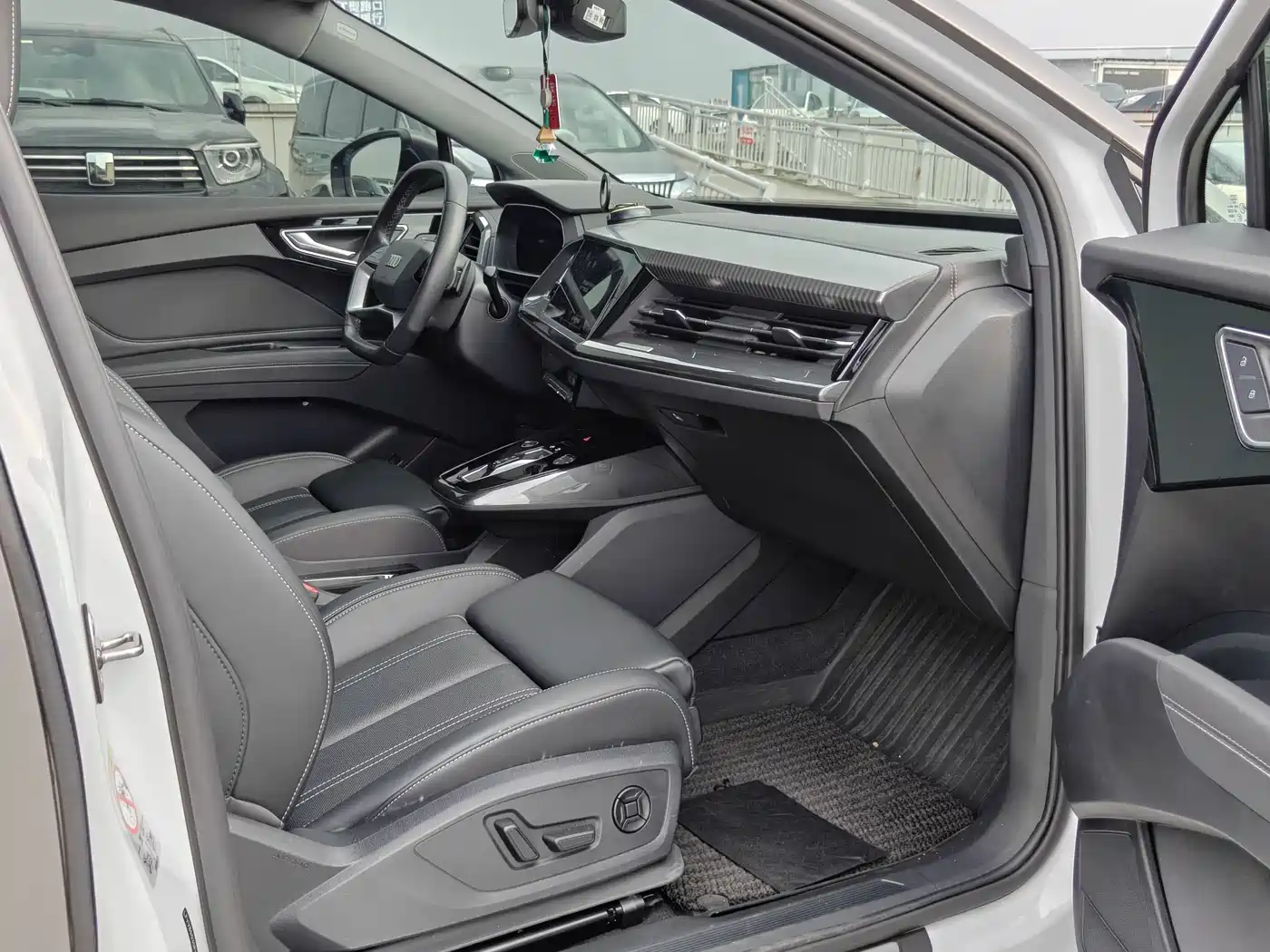 Audi Q4 e-tron 2023 40 e-tron Innovation Edition фото 10