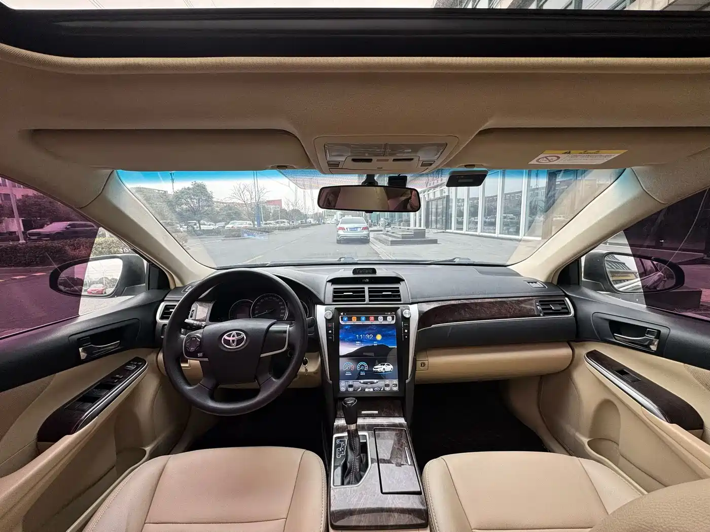 Toyota Camry 2016 2.0E 10th Anniversary Elite Edition фото 8