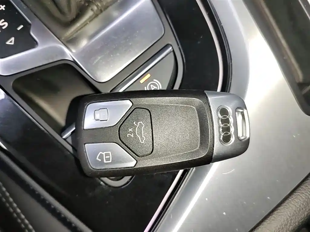 Audi A4L 2020 40 TFSI Luxury Elegance фото 9
