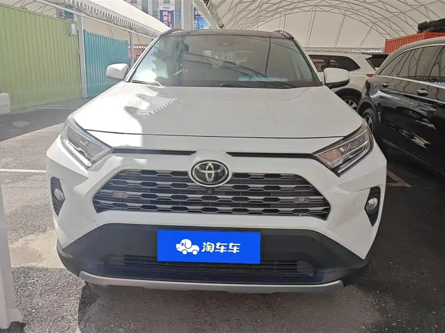 Toyota RAV4 Rongfang 2020 2.0L CVT 4WD Premium Edition фото 2