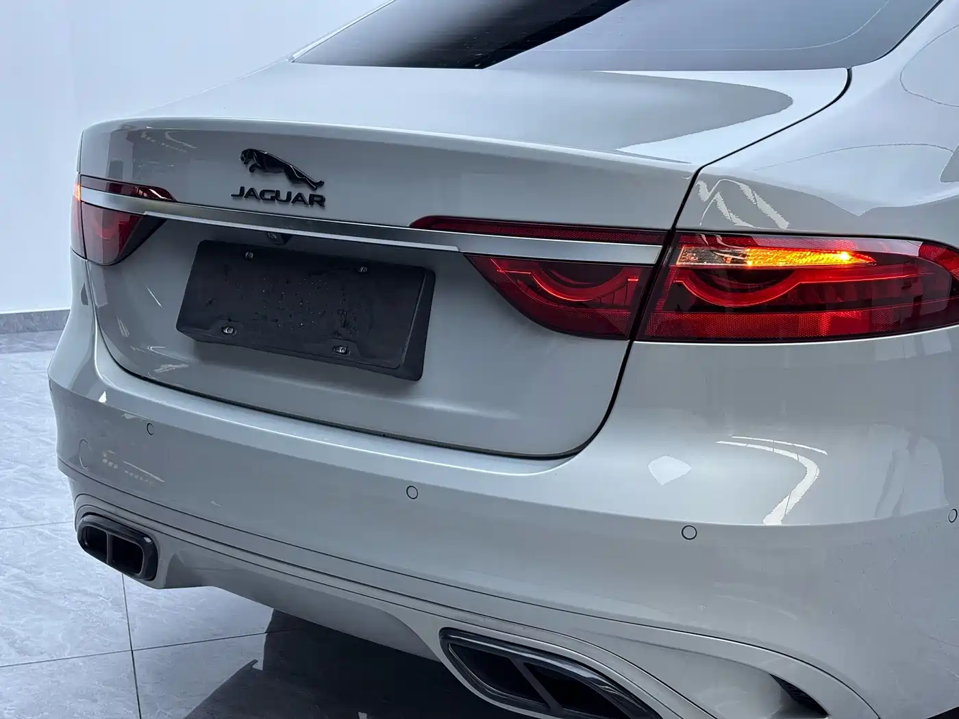Jaguar XFL 2025 2025 2.0T P250 FWD Luxury Edition