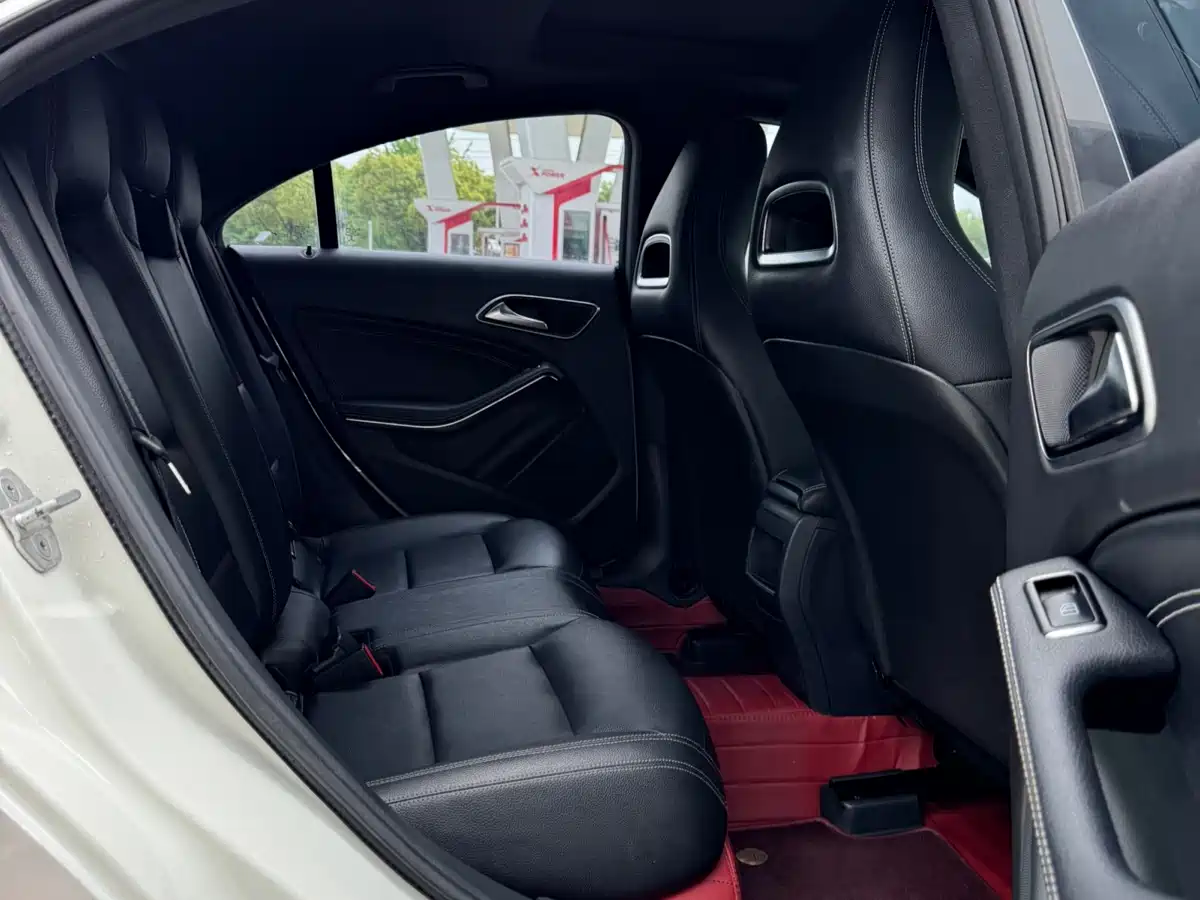 Mercedes-Benz CLA (Import) 2016 CLA 200 Fashion фото 8