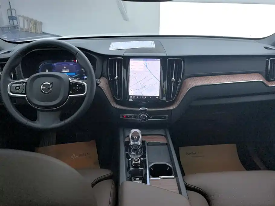 Volvo XC60 2025 2025 B5 AWD Smart Elite Luxury Edition