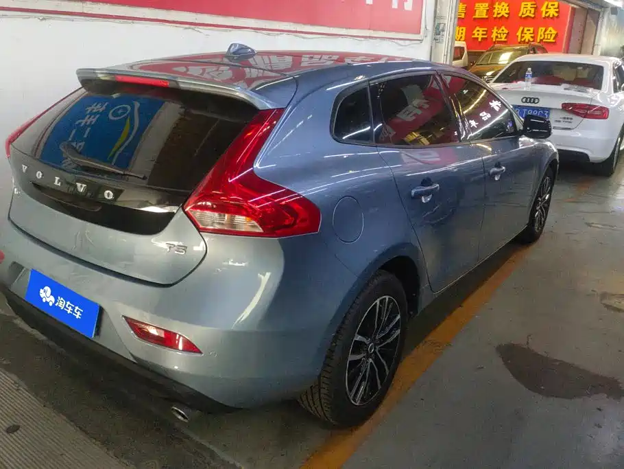 Volvo V40 2018 2018 T3 Momentum Edition