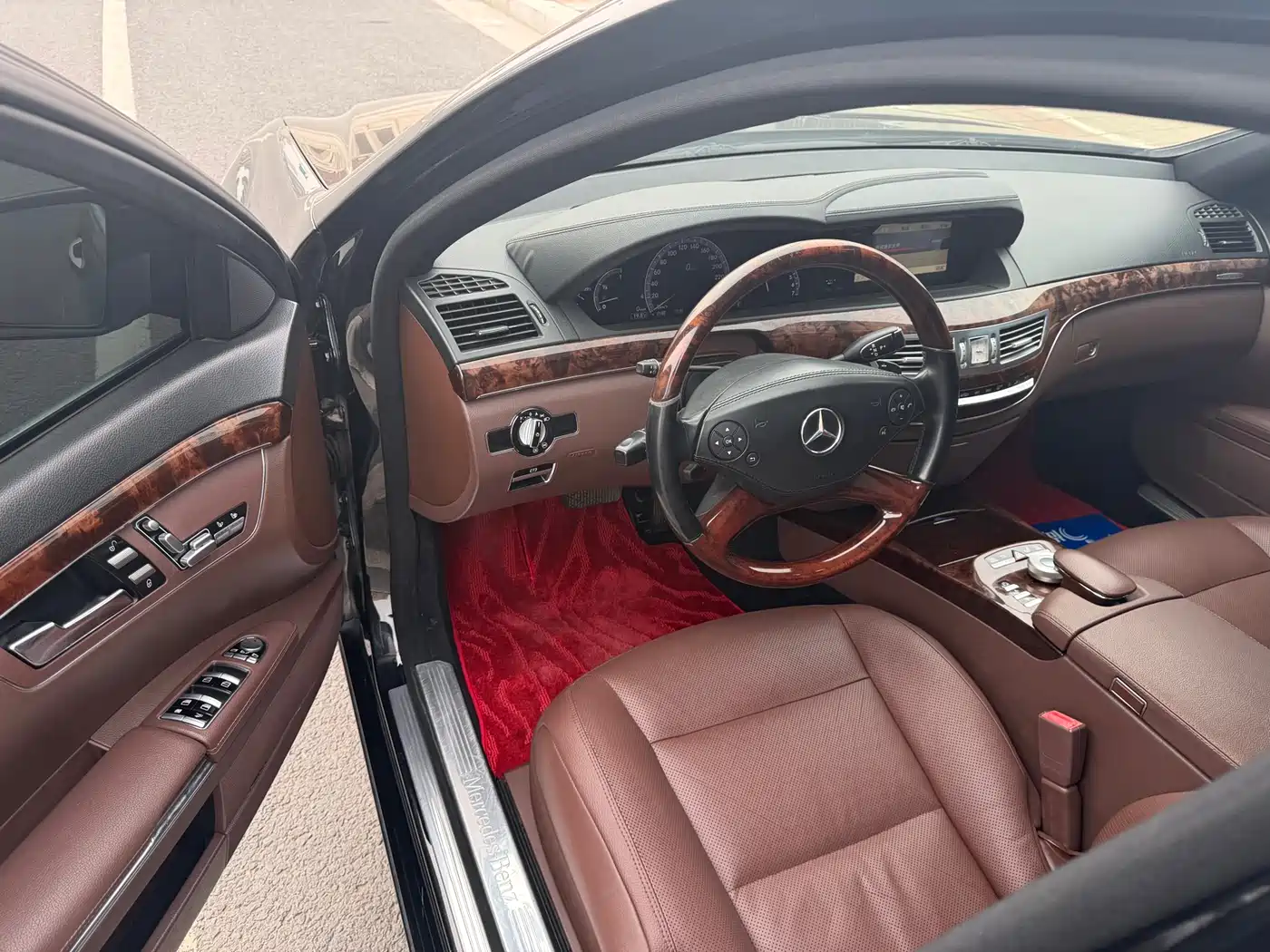 Mercedes-Benz S-Class 2012 S 300 L Luxury Grand Edition фото 4
