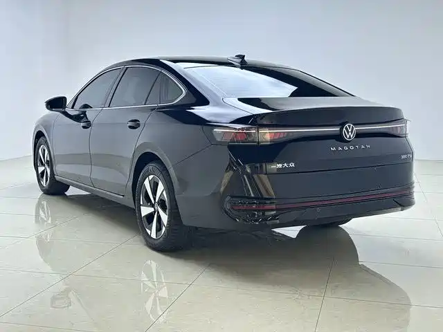 Фото 5 - Volkswagen Magotan