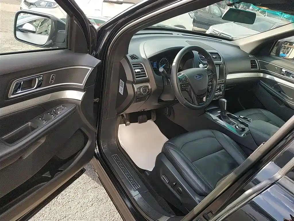 Ford Explorer (Import) 2017 2017 2.3T Trend Edition