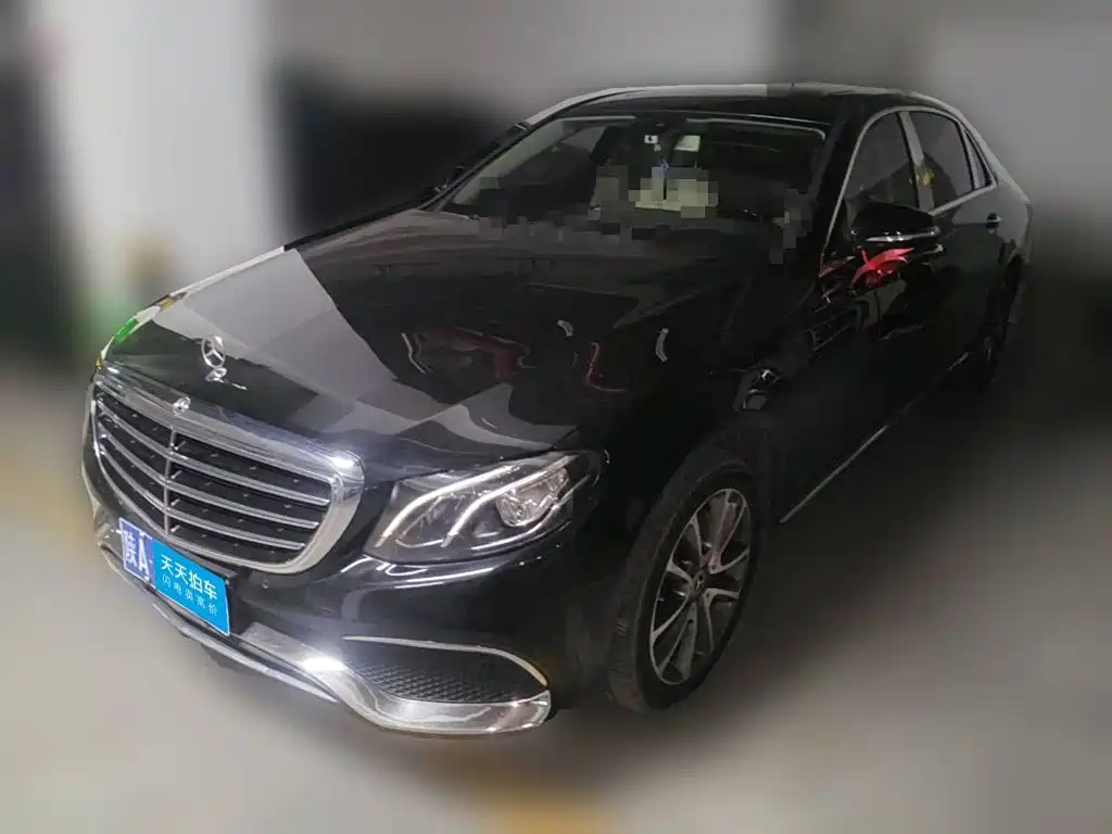 Фото 1 - Mercedes-Benz E-Class