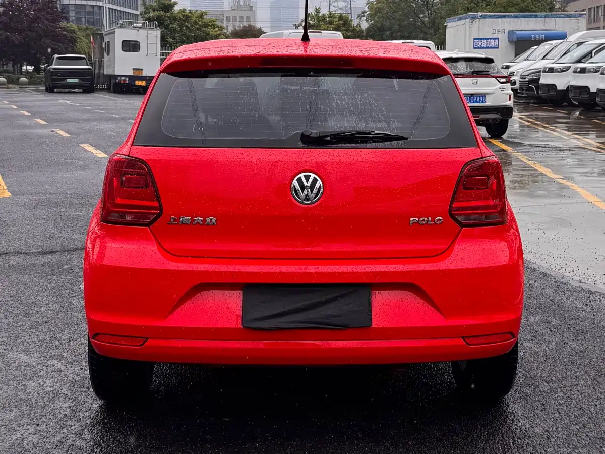Volkswagen Polo 2014 1.4L Automatic Comfort Edition фото 5