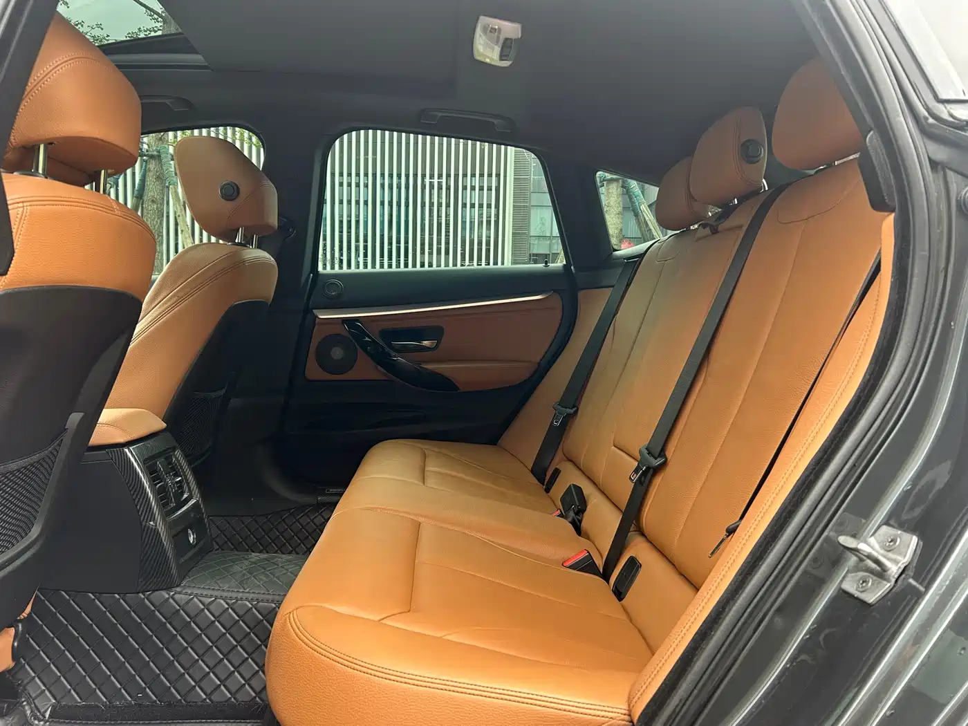 BMW 3 Series GT 2020 320i M Sport Package фото 9
