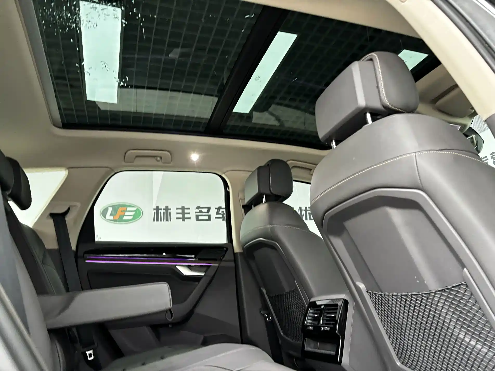 Фото 27 - Volkswagen Touareg