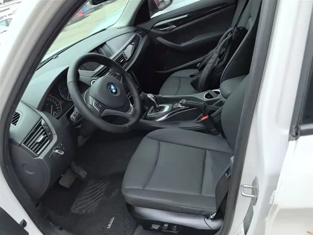 BMW X1 2015 Model sDrive18i Leading Advanced Edition фото 15