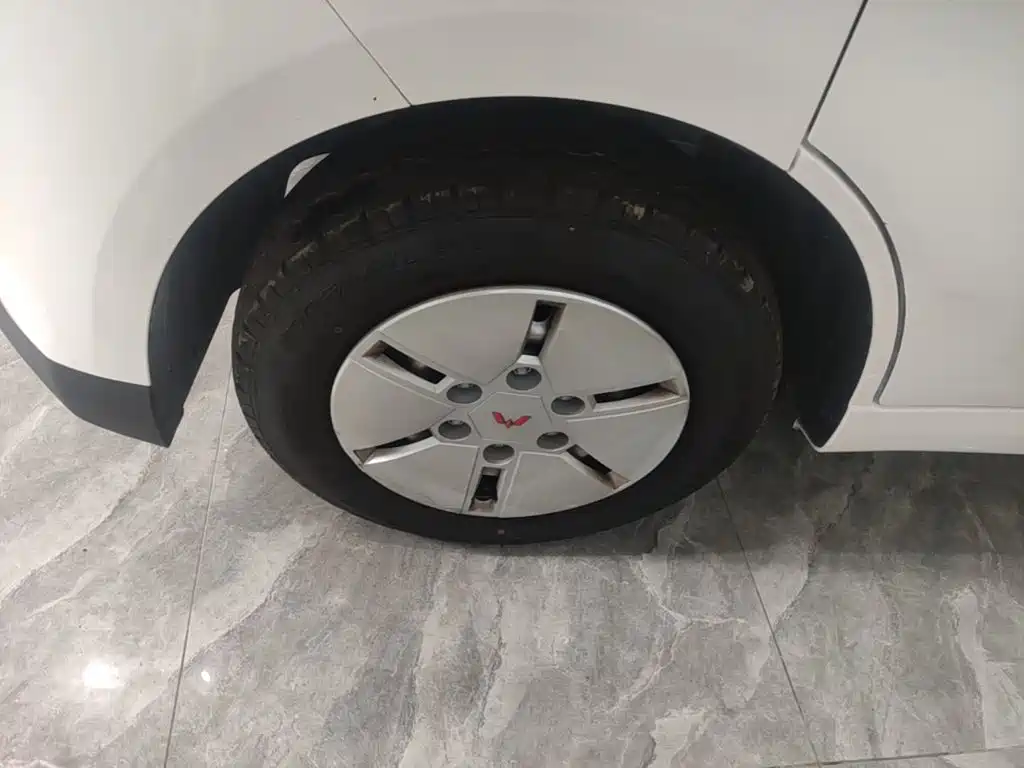 Wuling Motors Wuling Yangguang 2026 2025 310KM Sealed Window CATL Custom Edition