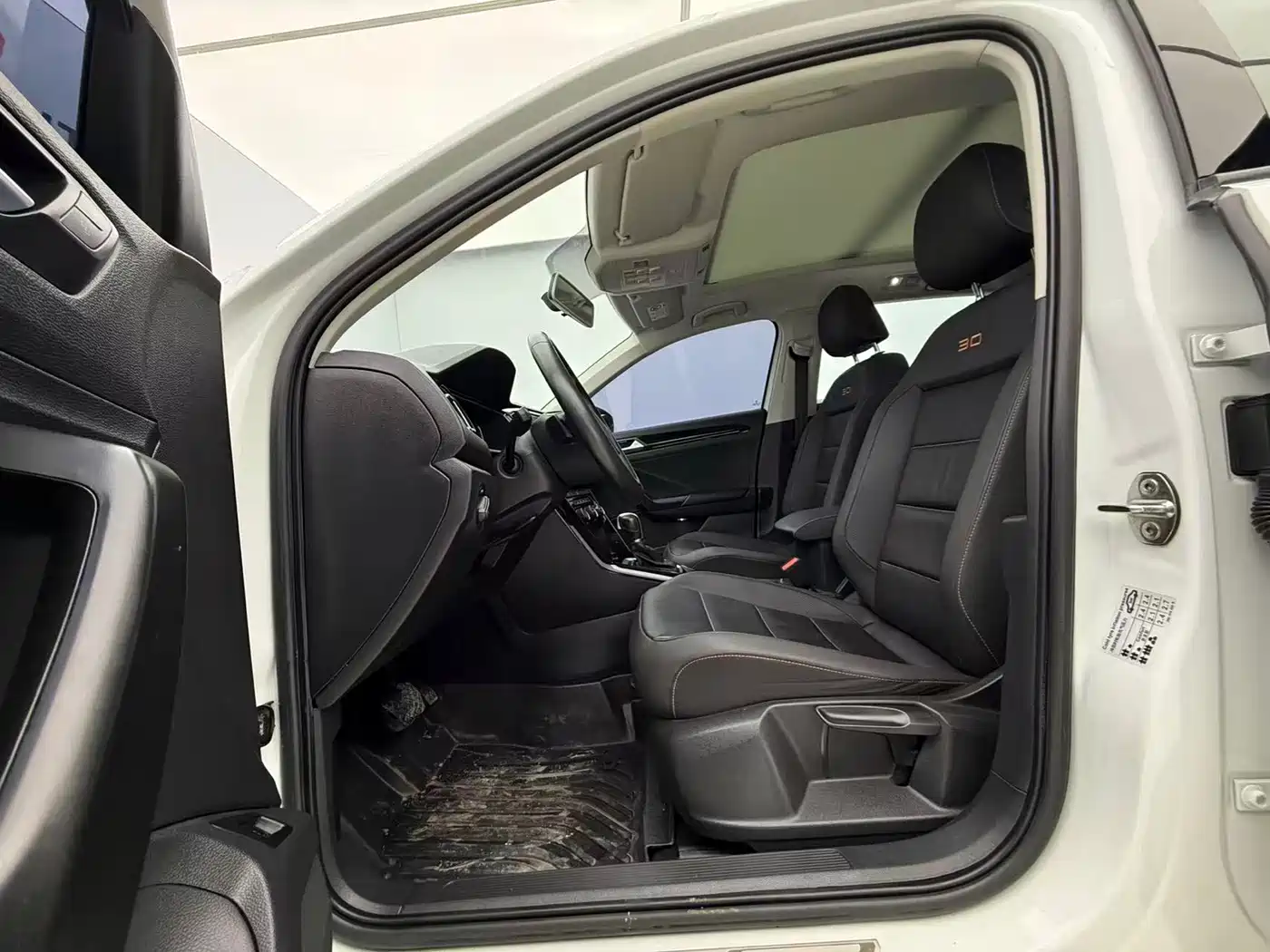 VOLKSWAGEN T ROC EXPLORING SONGS