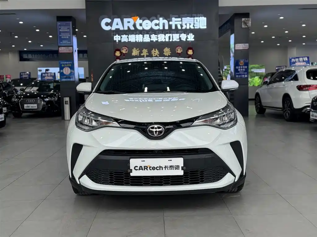 Toyota C-HR 2021 2.0L Comfort Edition фото 2