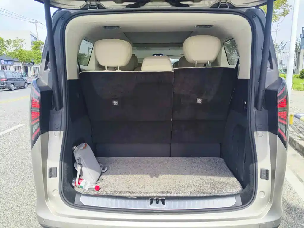Geely Galaxy Galaxy V900 2026 2026 Model Base Version 8-Seater