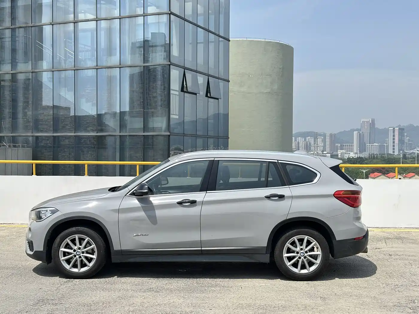 BMW X1 2018 sDrive18Li Fashion Model фото 4