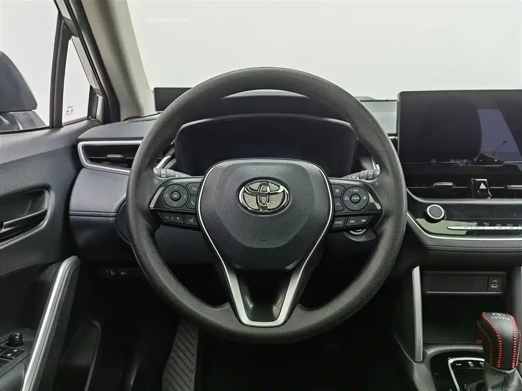 Toyota Frontlander 2023 2.0L CVT Luxury Edition фото 11