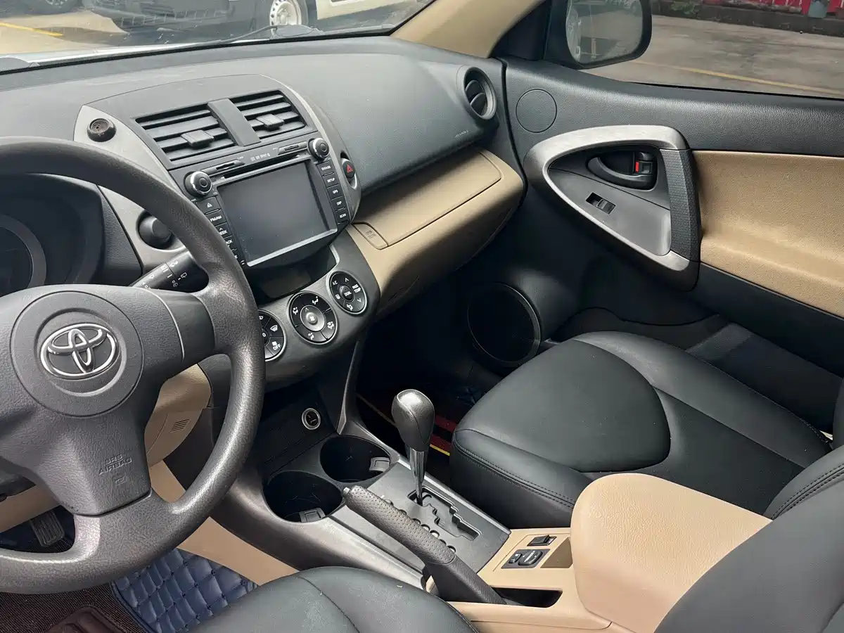 Toyota RAV4 Rongfang 2013 Special Edition 2.0L Auto Classic фото 9