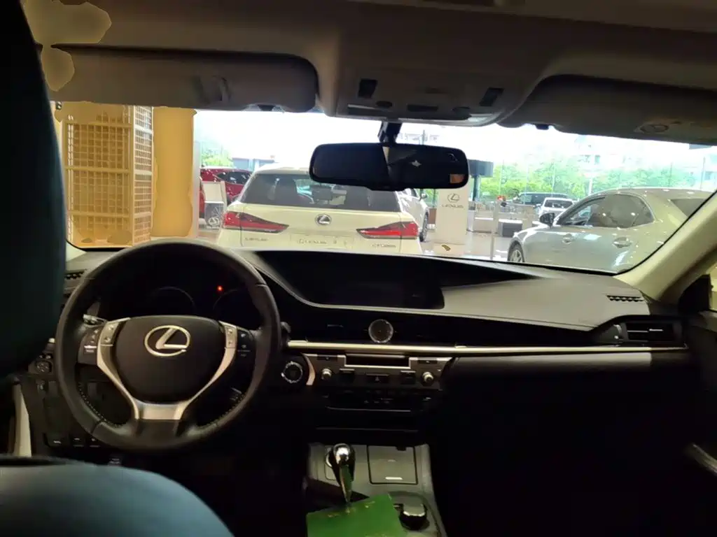 Lexus ES 2014 250 Elite Edition фото 16