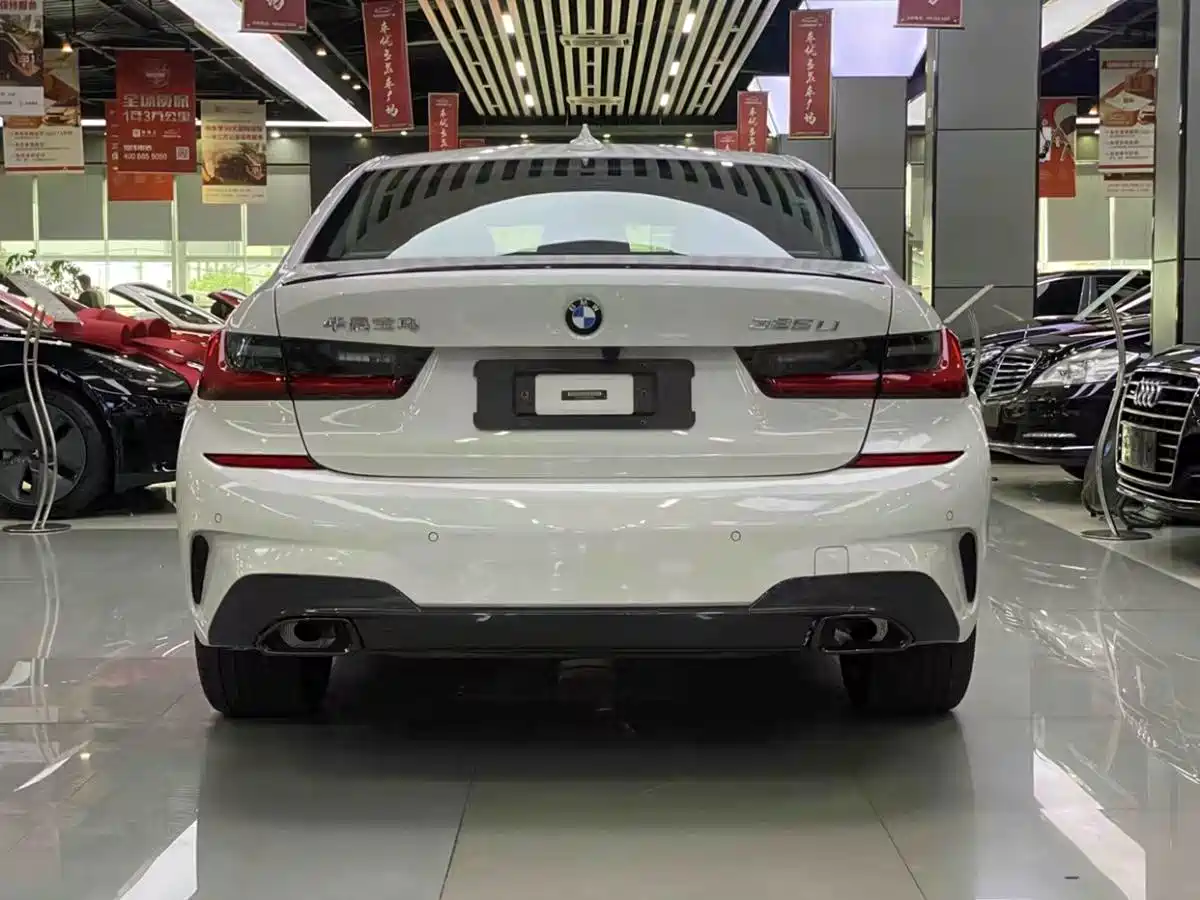 Photo 7 - BMW 3 Series