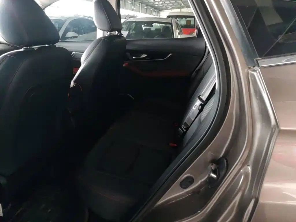 Besturn T33 2019 2019 1.6L Automatic Luxury China VI