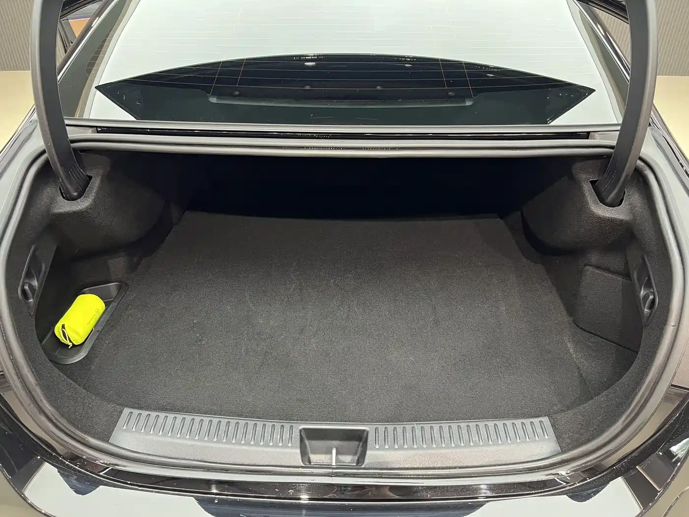 Mercedes-Benz E-Class New Energy 2025 2024 E 350 e L Plug-in Hybrid Sedan