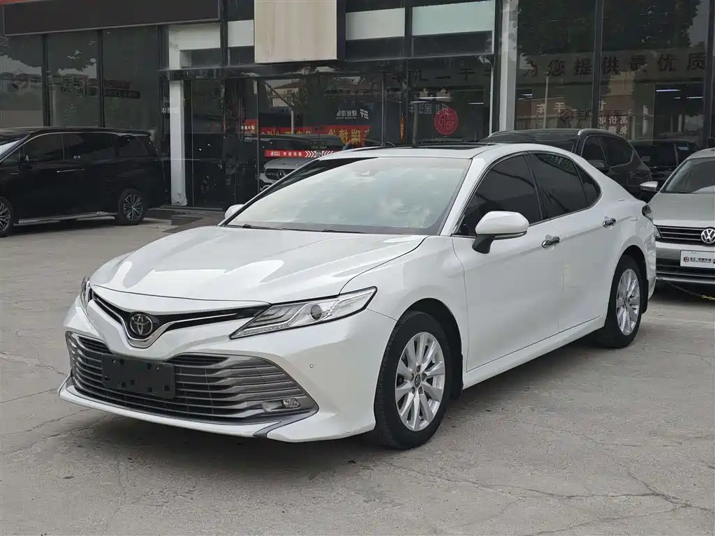 Toyota Camry 2019 Facelift 2.0G Luxury Edition фото 2