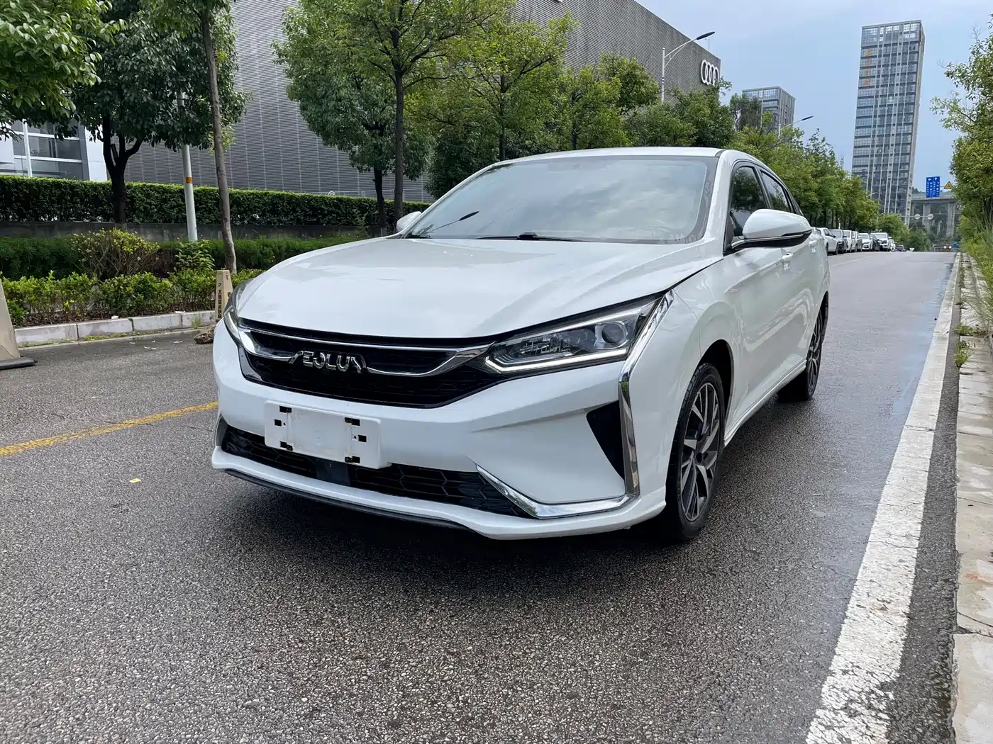 Фото 1 - Dongfeng Aeolus Yixuan