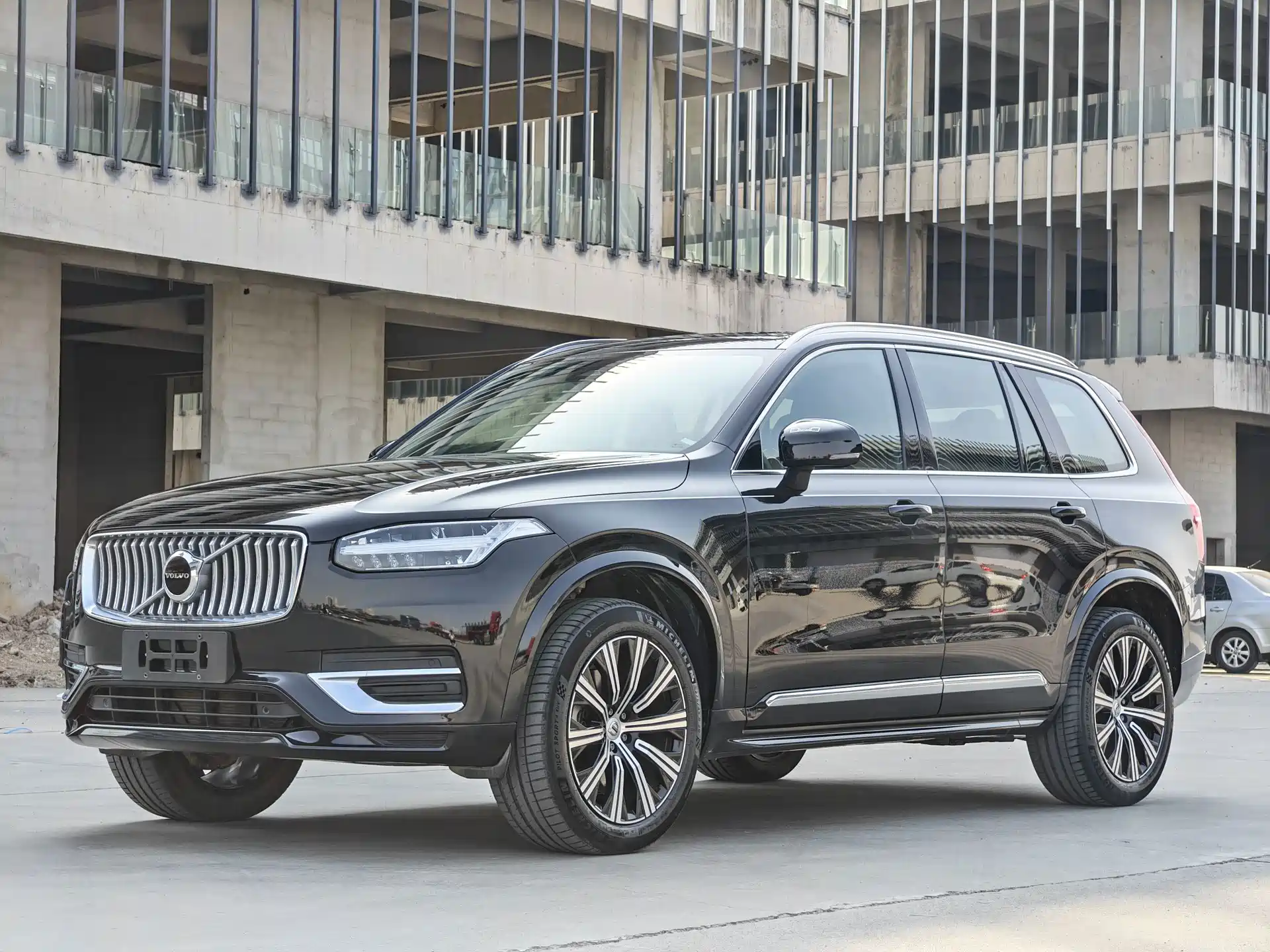 Photo 3 - Volvo XC90