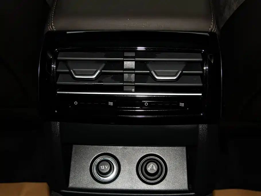 Audi A8 2024 Model A8L 45 TFSI quattro Luxury фото 23