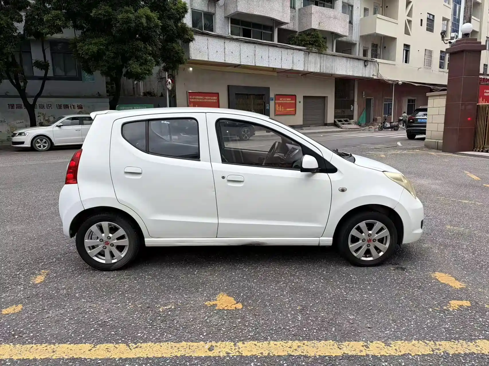 Фото 4 - Suzuki Alto