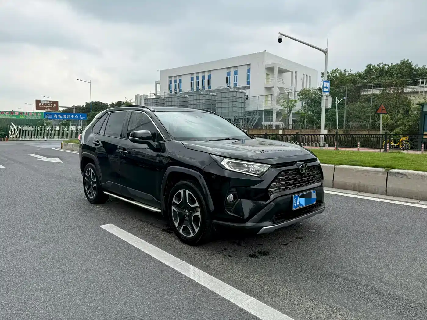Toyota RAV4 Rongfang 2020 2.0L CVT 2WD Prestige Edition фото 2