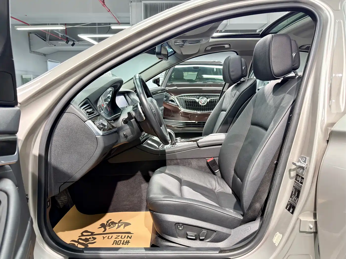 BMW 5 Series (Import) 2011 535i Luxury Sport фото 16