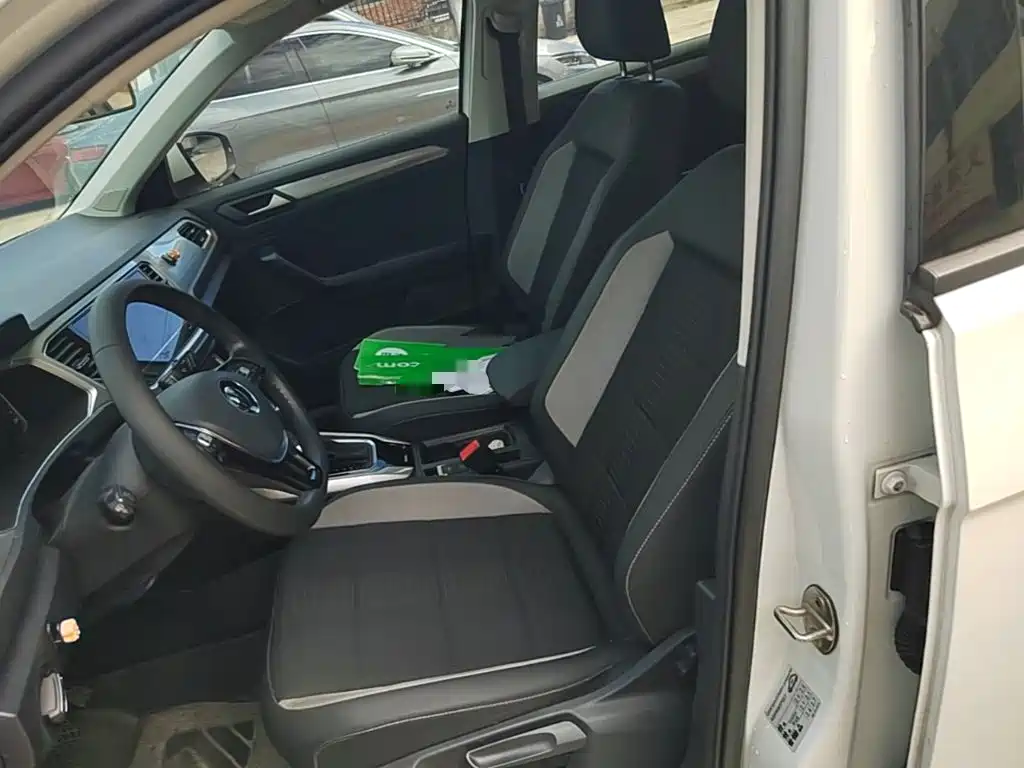 Volkswagen T-Roc, миниатюра 15