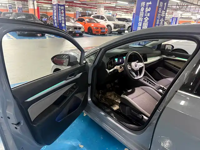 Volkswagen Golf 2023 Facelift 280TSI DSG Pro — фото 4