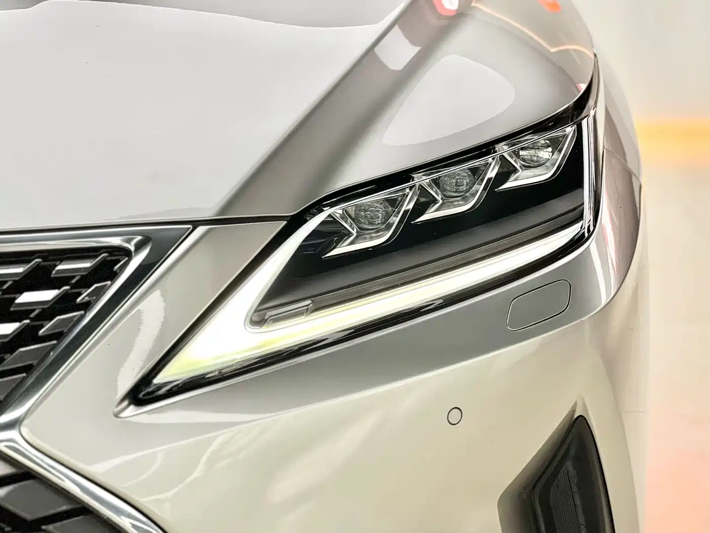 Фото 17 - Lexus RX