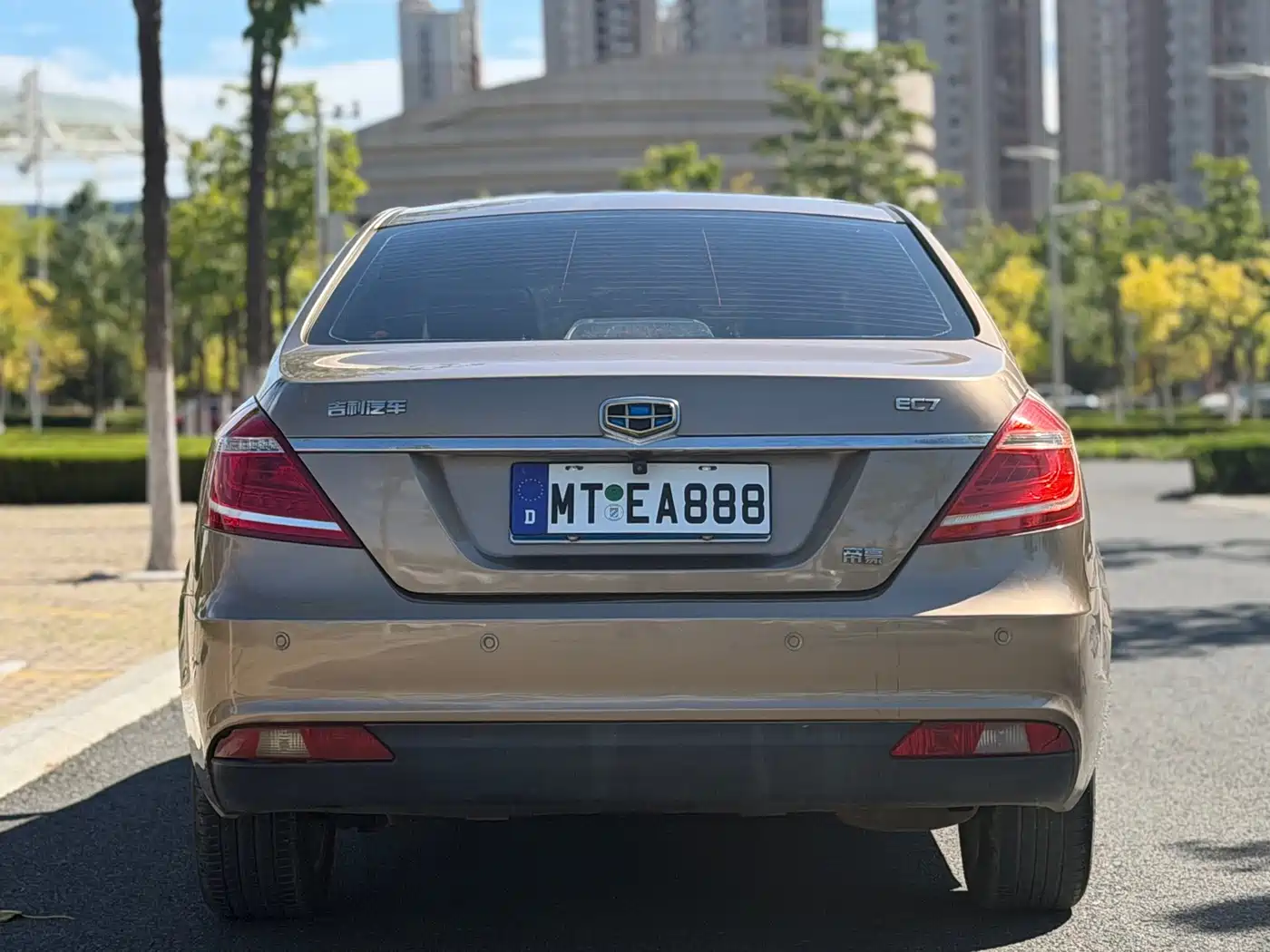 Фото 5 - Geely Emgrand